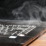 Awas..!! Bahaya Memakai Laptop Tanpa Baterai