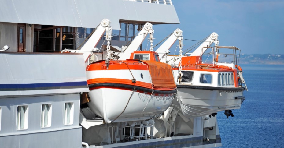 Nama serta Fungsi Alat Keselamatan di Kapal