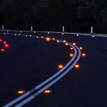 Ternyata Ini Gunanya Bola Kaca yang Tertanam di Aspal