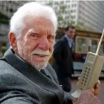 Sang Penemu Handphone – Martin Cooper