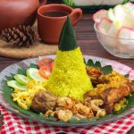 Ternyata Tumpeng punya Arti dan Jumlah Lauknya Punya Makna juga Lohh!!!