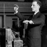 Penemu Theremin, Alat Musik yang dimainkan Tanpa Disentuh