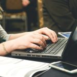 Cara Menghilangkan Garis Merah di Microsoft Word