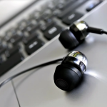 Begini 5 Cara Mengatasi Headset Tidak Terdeteksi di Laptop