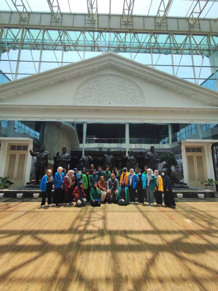 Program Pertukaran Mahasiswa Merdeka (PMM) UHAMKA