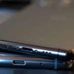 Cara Yang Benar Membersihkan Speaker HP