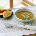 Canggih, Sendok Buatan Jepang Bisa Buat Makanan Terasa Asin Tanpa Ada Garam