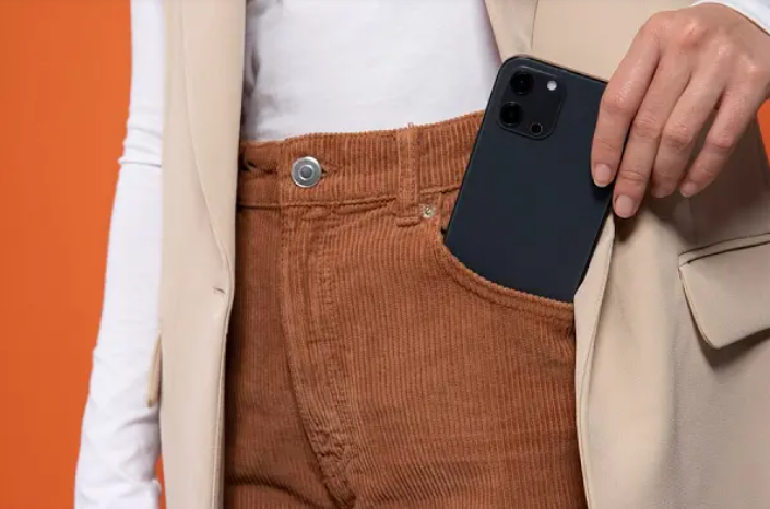 Jangan Sering Menyimpan HP di 6 Tempat Ini