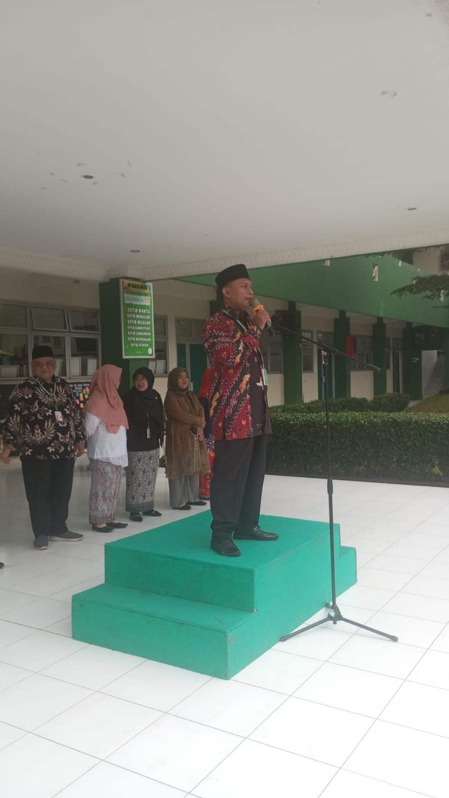 Apel Pagi SMP Islam Al-Falaah: Hari Kartini