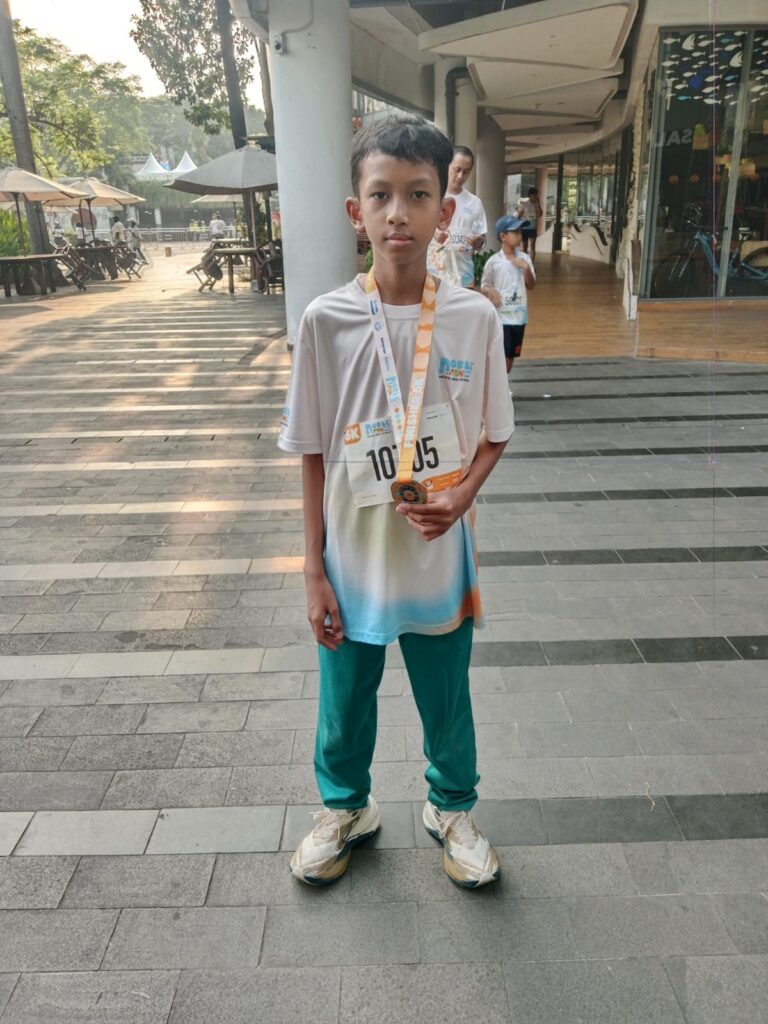 Langkah Penuh Makna! Fadhil Fikrul Firdaus Feris Bawa Semangat Kebaikan Di Charity Run Senayan